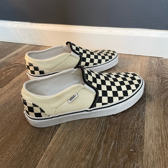 Checkered Vans Slip-on. Women’s 9 and Men’s 7.5 - Picture 3 of 4